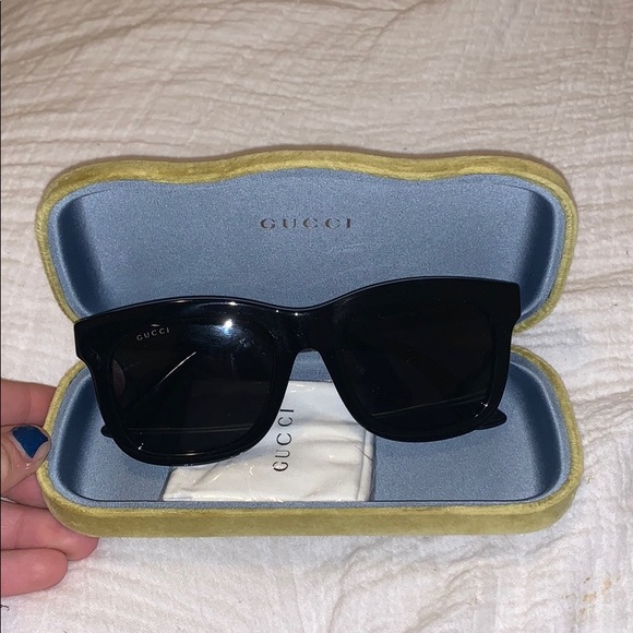 Gucci Accessories - ONLY WORN ONCE GUCCI OVERSIZED SUNGLASSES